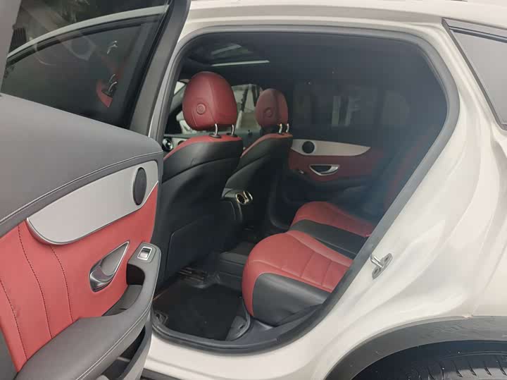 Mercedes-Benz GLC 2022 GLC 260 4 MATIC SUV — фото 6