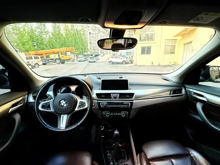BMW X1 2016 x Drive 20 Li Luxury — фото 9