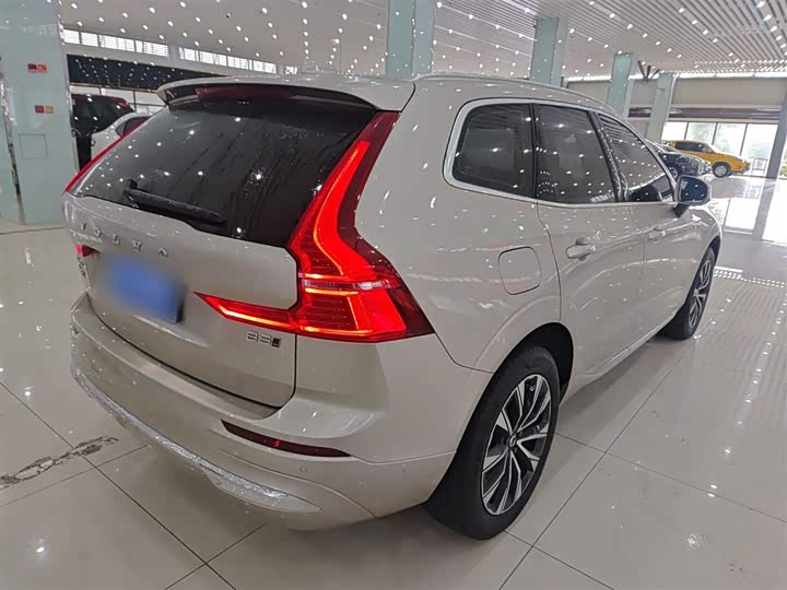 Volvo XC60 2023 B 5 4 WD — фото 7