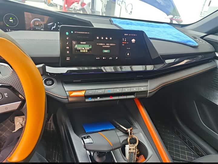 Changan UNI-V 2022 1.5 T Premium — фото 14