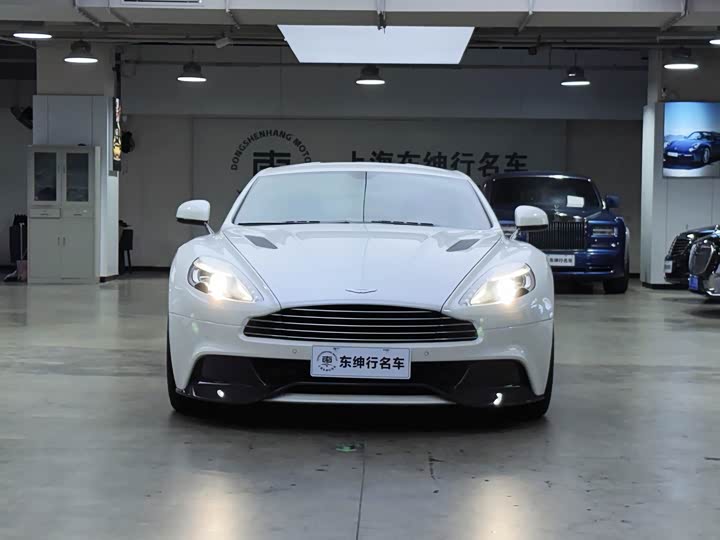 Aston Martin Vanquish 2013 6.0 L Standard — фото 2