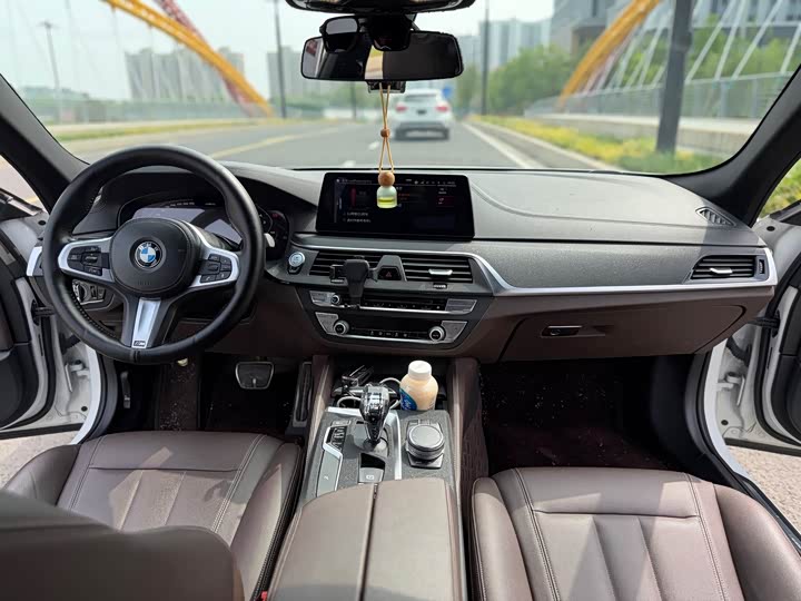 BMW 5 Series 525Li M спортпакет — фото 5