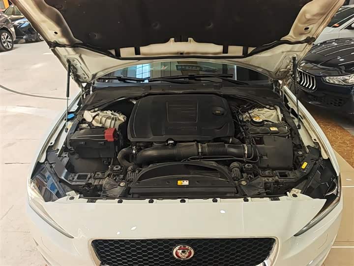 Jaguar XEL 2019 2.0 T 200 PS — фото 20