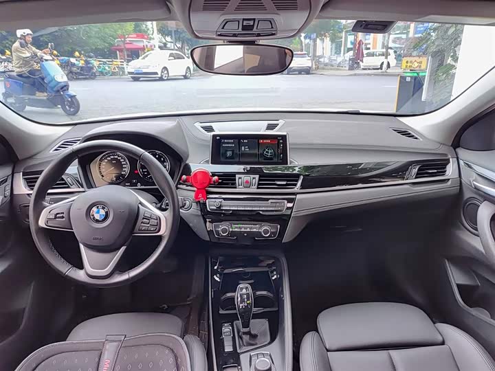 BMW X2 2019 s Drive 20i M VI — фото 10