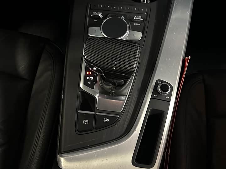 Audi A4L 2018 30 40 TFSI — фото 11