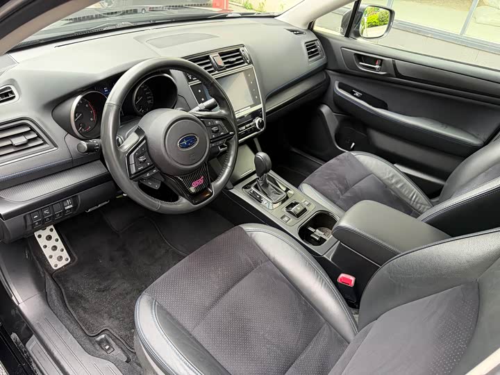 Subaru Legacy — фото 12