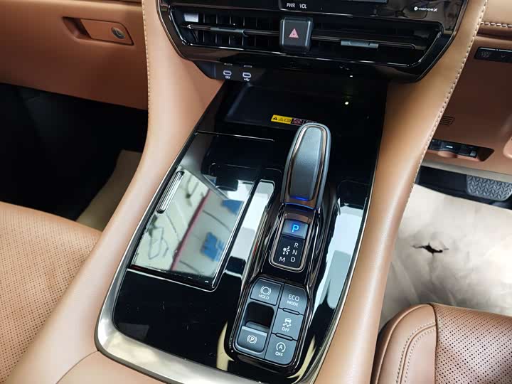 Toyota Vellfire — фото 15