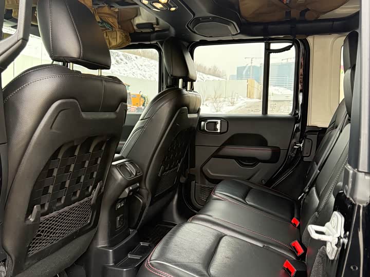 Jeep Wrangler — фото 6