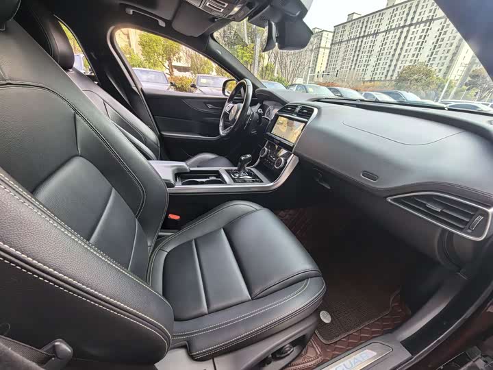Jaguar XEL 2020 2.0 T 200 PS R-DYNAMIC S — фото 5