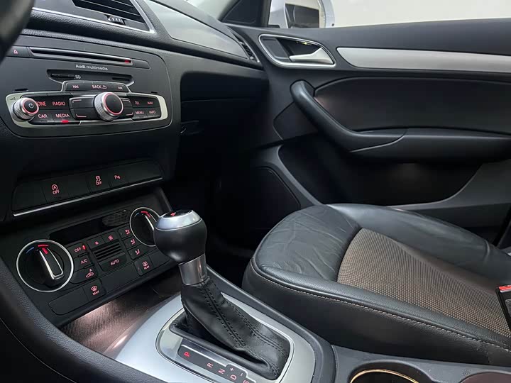 Audi Q3 2018 35 TFSI — фото 13