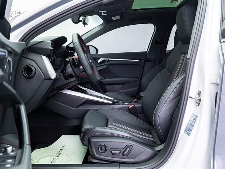 Audi A3 2024 Sportback 35 TFSI Sport — фото 11