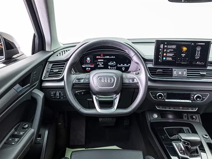 Audi Q5L 2022 40 T — фото 19