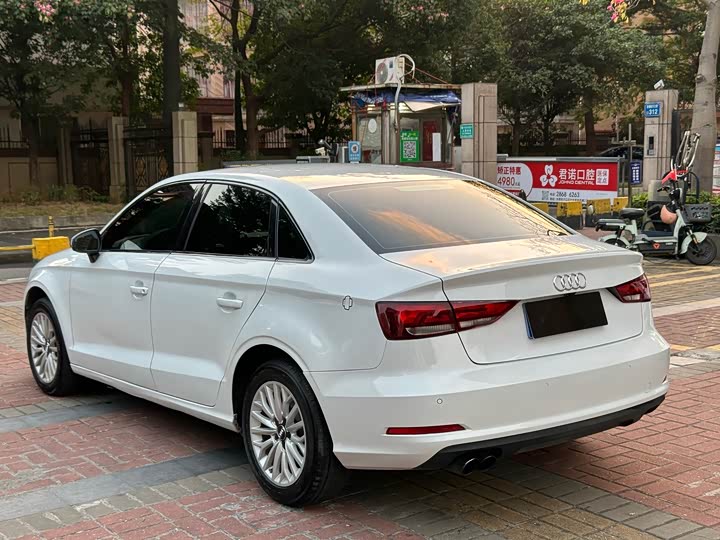 Audi A3 2015 Limousine 35 TFSI MT — фото 10