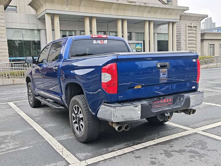 Toyota Tundra — фото 6