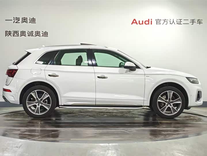 Audi Q5L 2022 45 T — фото 3