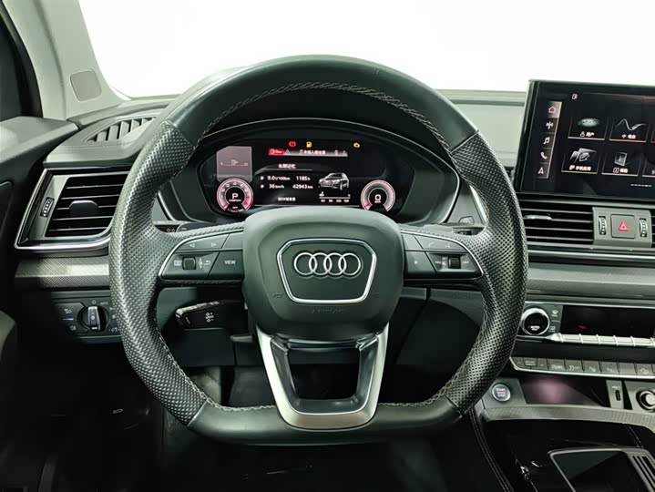 Audi Q5L 2022 45 T — фото 11