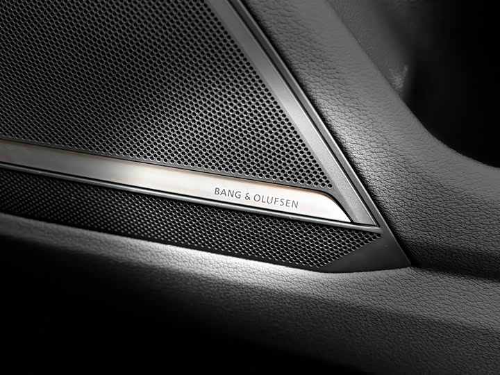 Audi A7L 2023 55 TFSI quattro S-line — фото 11