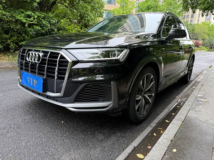 Audi Q7 2023 55 TFSI quattro S line Sport — фото 1