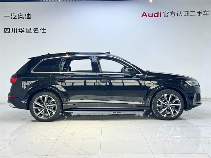 Audi Q7 2023 55 TFSI quattro S line Sport — фото 3