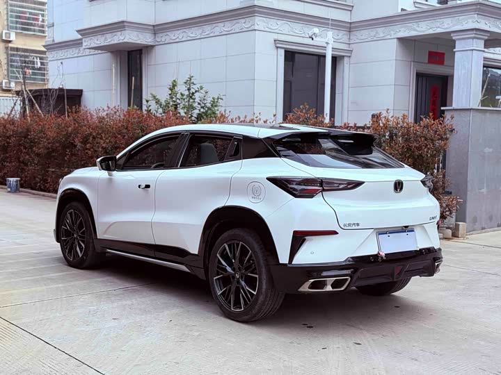 Changan UNI-T 2023 1.5 T Premium — фото 9