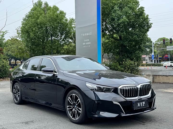 BMW 5 Series 525Li M спортпакет — фото 3