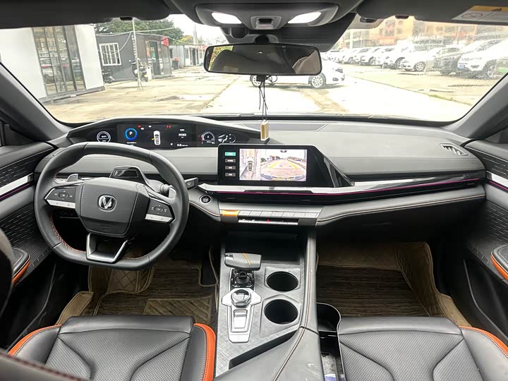 Changan UNI-V 2023 1.5 T Premium — фото 7