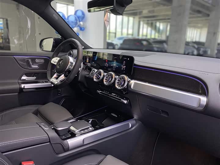 Mercedes-Benz GLB 2022 AMG GLB 35 4 MATIC — фото 9