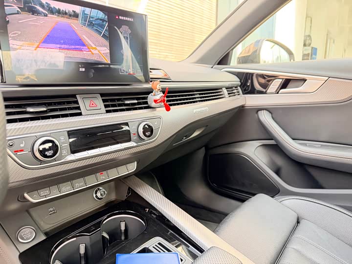 Audi A4L 2024 40 TFSI quattro RS — фото 8