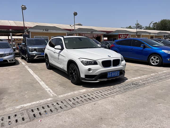 BMW X1 2015 s Drive 18i — фото 2