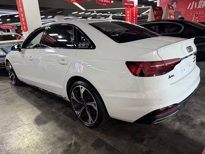 Audi A4L 40 TFSI стиль-динамик — фото 4