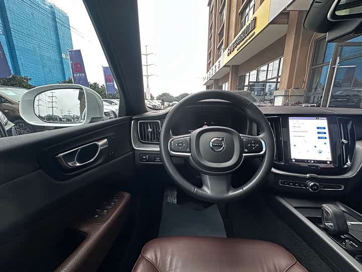 Volvo XC60 2022 B 5 4 WD — фото 9