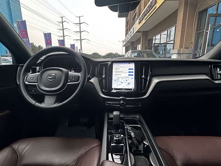 Volvo XC60 2022 B 5 4 WD — фото 8