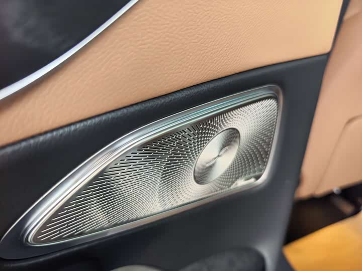Mercedes-Benz E-Class 2024 E 300 L Sport — фото 6