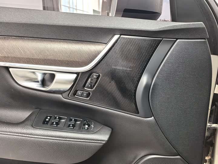 Volvo V90 2019 Cross Country T 5 AWD V — фото 9
