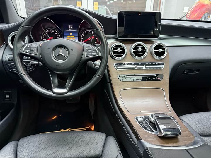 Mercedes-Benz GLC 2016 GLC 300 4 MATIC — фото 25
