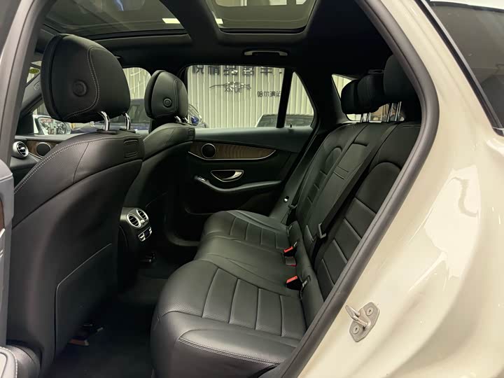Mercedes-Benz GLC 2016 GLC 300 4 MATIC — фото 21