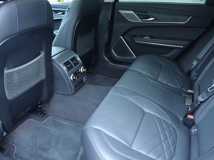 Jaguar XFL 2022 XFL 2.0 T P 250 2 WD — фото 14