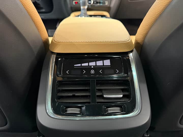 Volvo V90 2019 Cross Country T 5 AWD V — фото 25