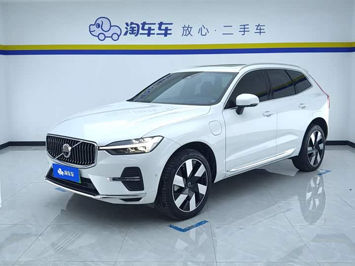 Volvo XC60 Hybrid 2025 Hybrid 4 WD — фото 1