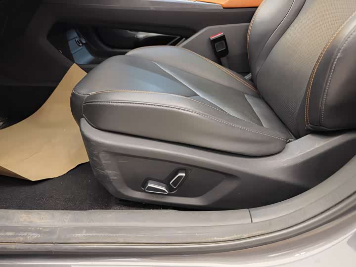 Changan UNI-V 2022 1.5 T — фото 11