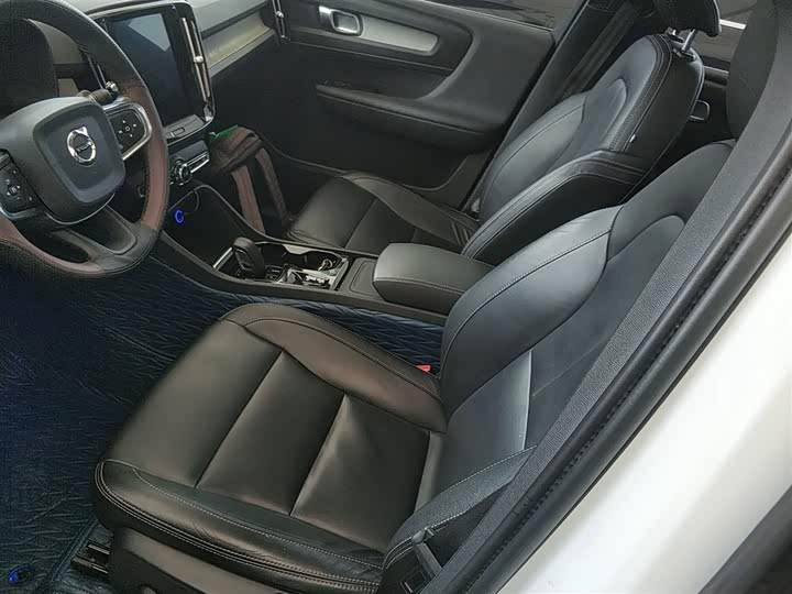 Volvo XC40 2020 T 3 — фото 11