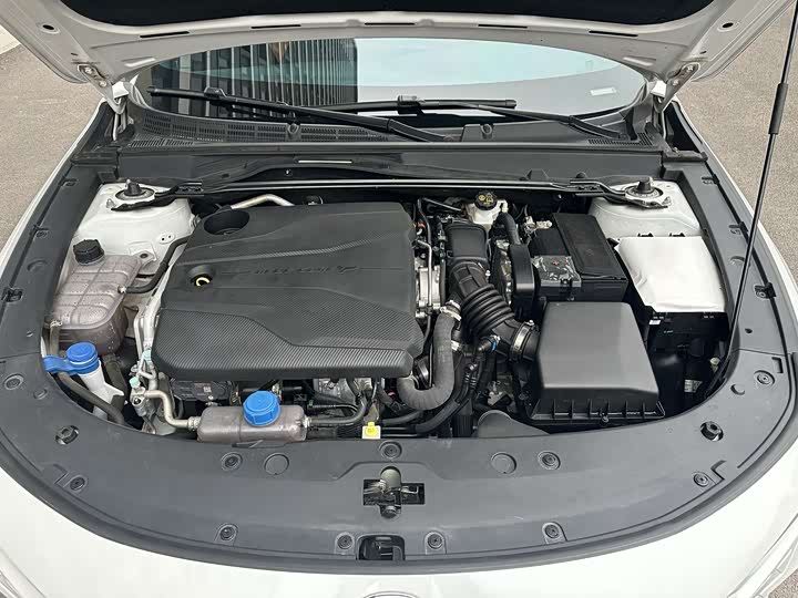 Changan UNI-V 2022 1.5 T Premium — фото 21