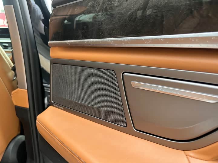 BMW 7 Series 740Li продвинутая — фото 11