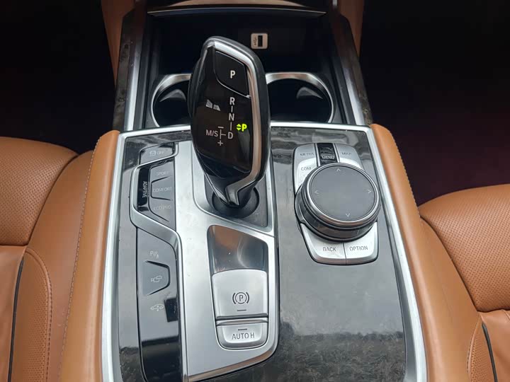 BMW 7 Series 740Li продвинутая — фото 7