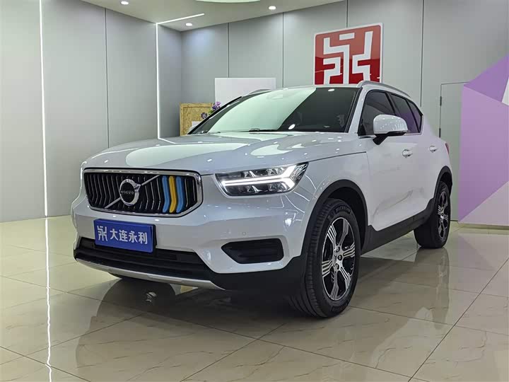 Volvo XC40 2021 T 3 — фото 1