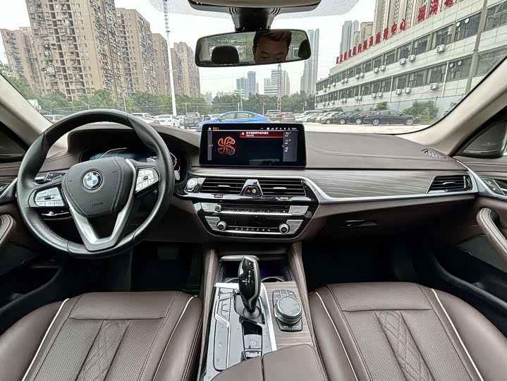 BMW 5 Series 530Li продвинутая люкс-пакет — фото 18