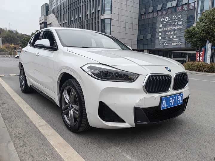BMW X2 2022 s Drive 25i M — фото 2