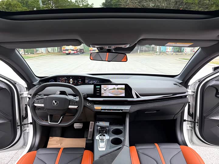 Changan UNI-V 2024 1.5 T Sport — фото 6