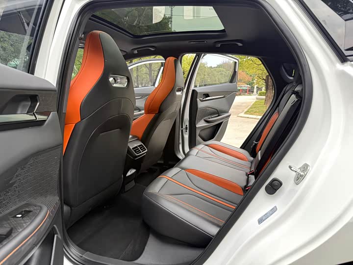 Changan UNI-V 2024 1.5 T Sport — фото 10