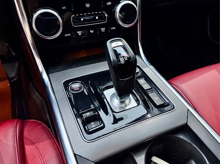Jaguar XEL 2020 2.0 T 200 PS R-DYNAMIC S — фото 15